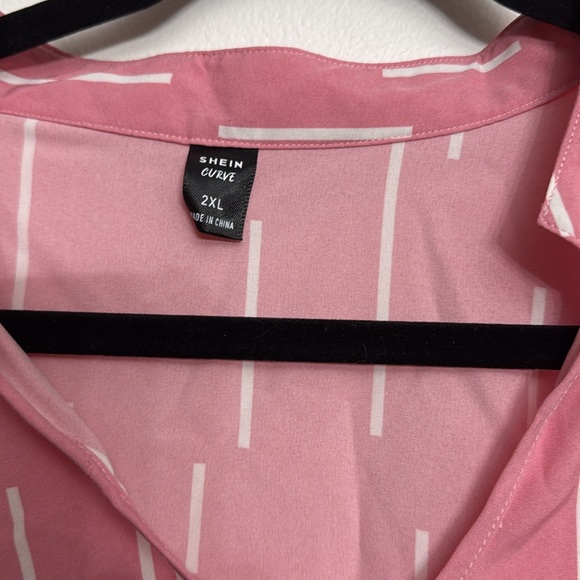 SHEIN Curve blouse. - Picture 2 of 3